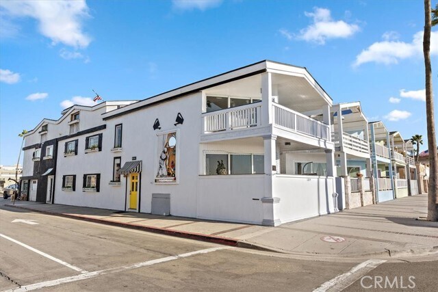 Building Photo - 2214 W Oceanfront