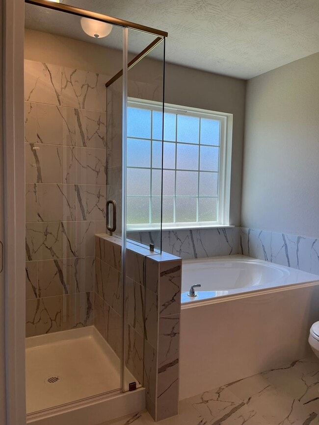 Building Photo - 3/2/2  in the beautiful  gated community of Point Aquarius WISD