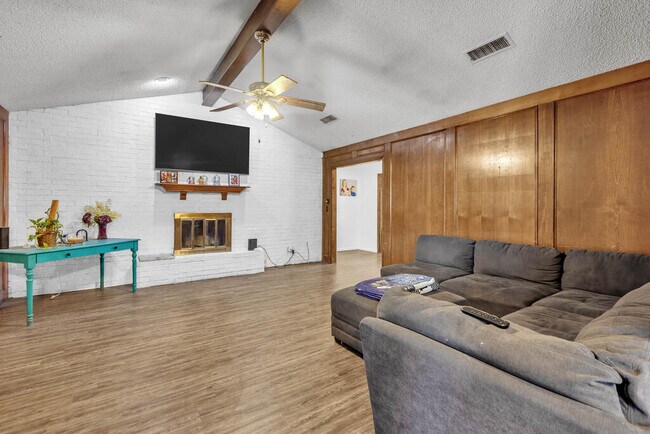 Building Photo - 6539 Amber Dr
