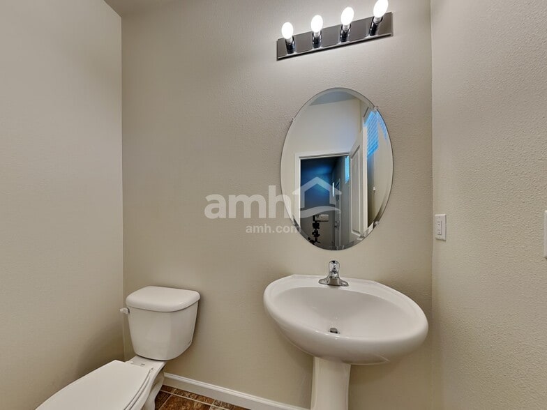 Building Photo - 1855 Blacktail Ln