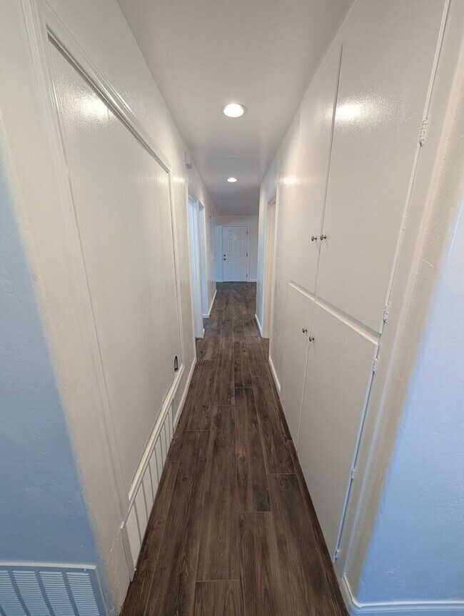 Building Photo - 8024 Tone Ln