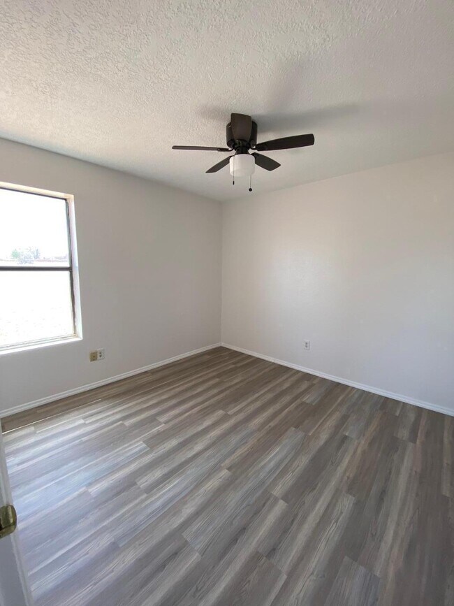 Building Photo - 17 Homestead Dr