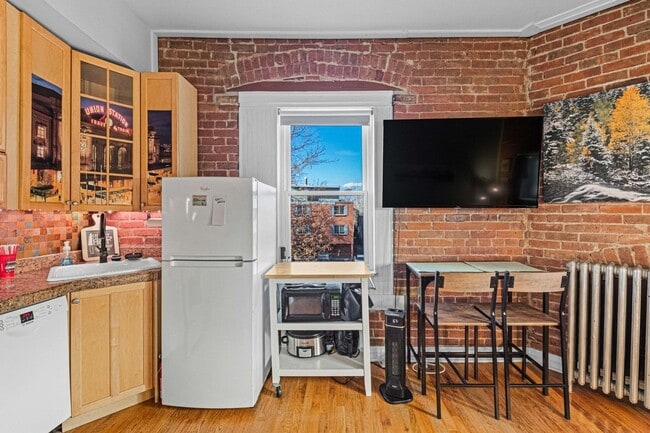 Building Photo - 1450 High St