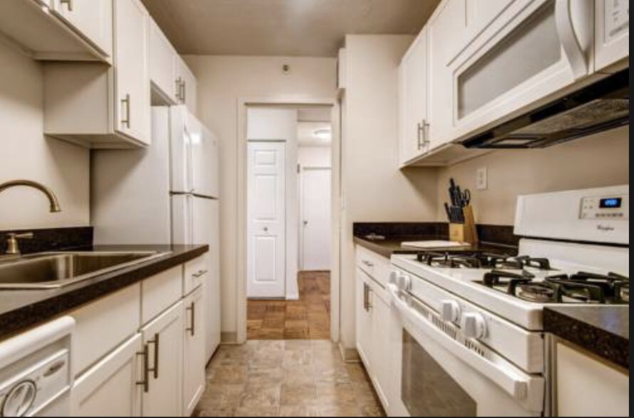 Building Photo - 76 St Stephen St