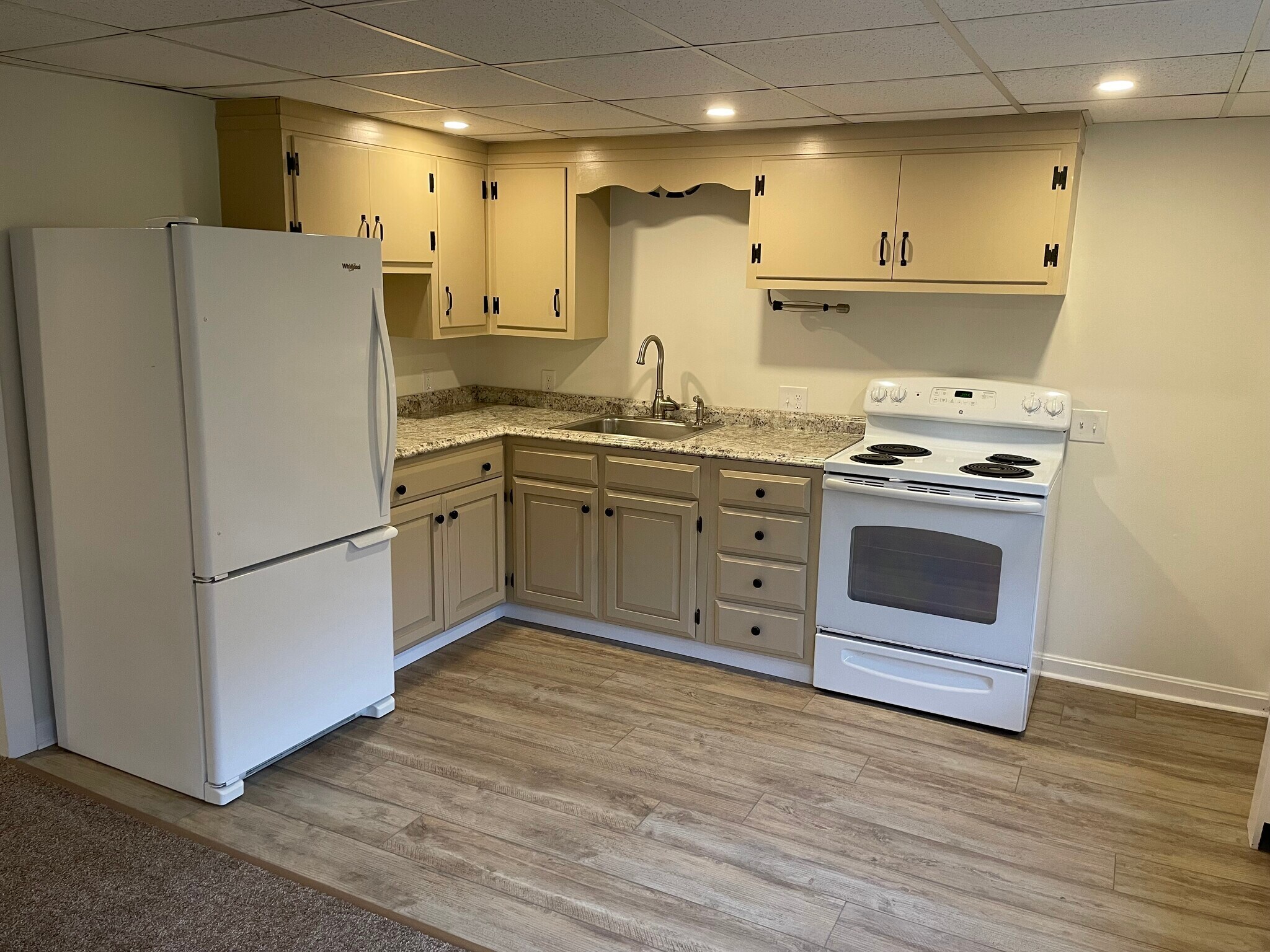 Building Photo - 78 US Route 4