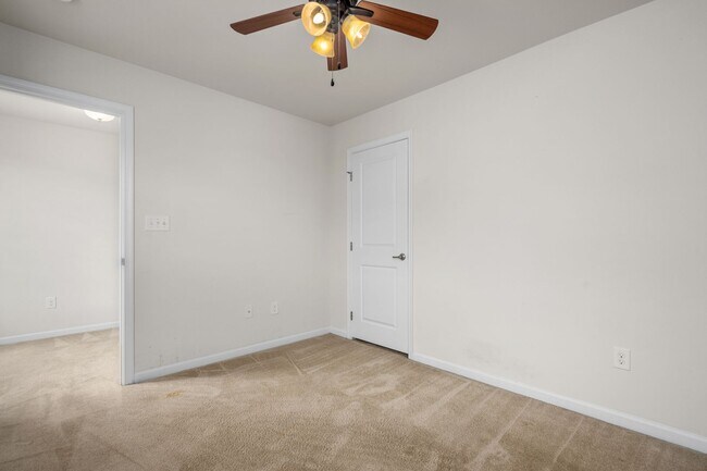 Building Photo - Smithfield Home