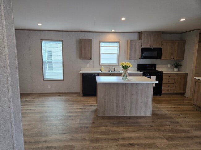 Building Photo - 2121 Panhandle Rd