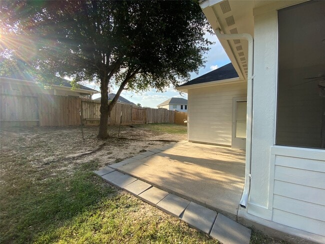 Building Photo - 4903 Summer Ridge Dr