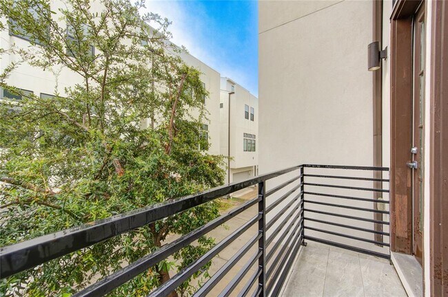 Building Photo - 2207 Colorado St