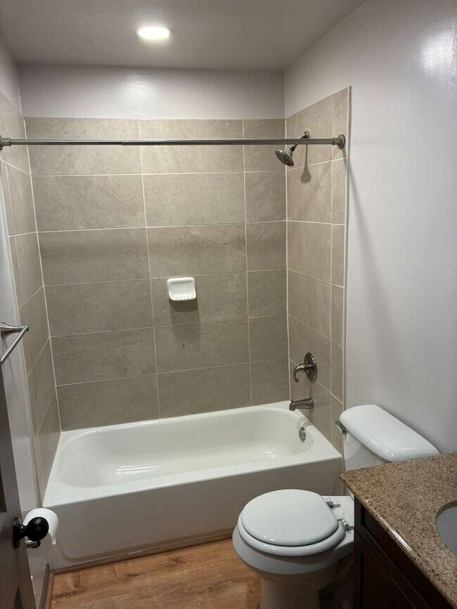 Building Photo - 1131 Marcy Ave