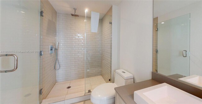 Building Photo - 4010 S Ocean Dr