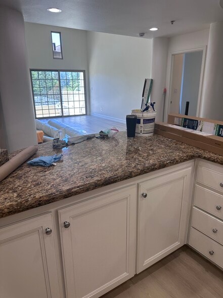 Open Kitchen Counter - 4601 Coldwater Canyon Ave