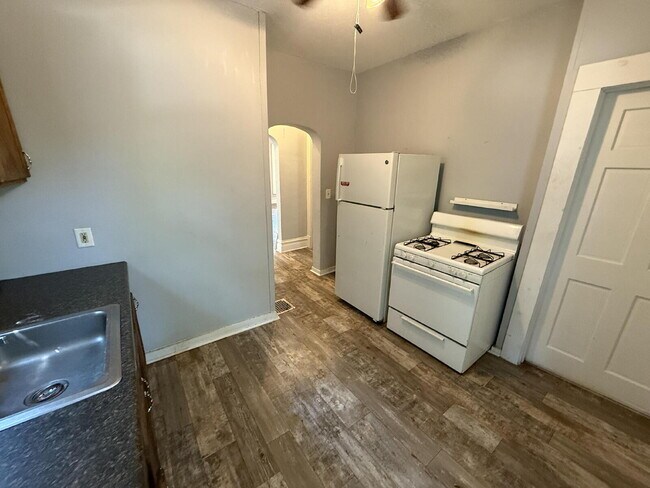 Building Photo - Spacious 1-Bedroom SE Grand Rapids