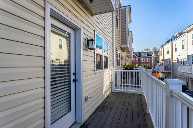 Building Photo - Beautiful Four Bedroom Abode in Brookland/...