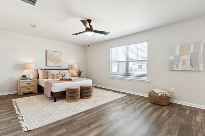 Building Photo - 463 Navona Dr