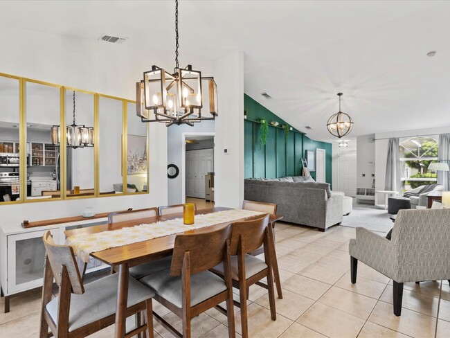 Building Photo - 5884 Milton Ave