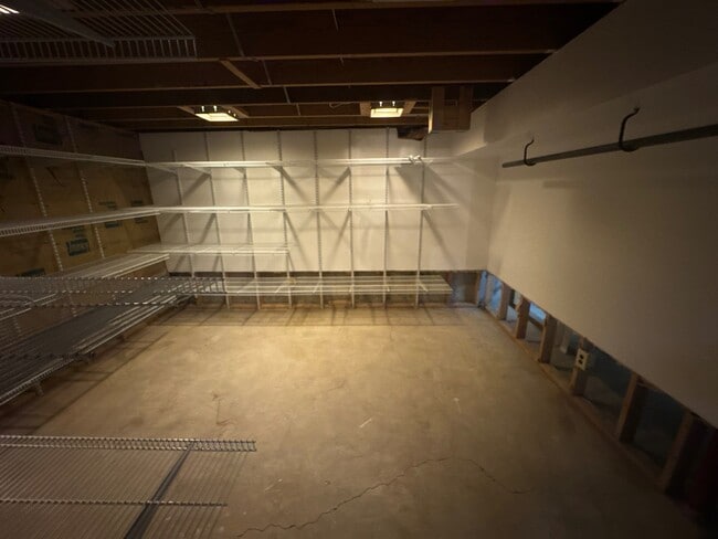 Building Photo - 1704 Twinbrook Dr