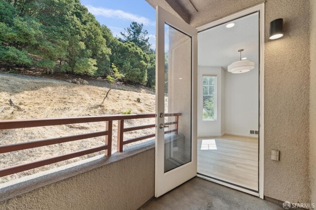 Building Photo - 200 Caldecott Ln