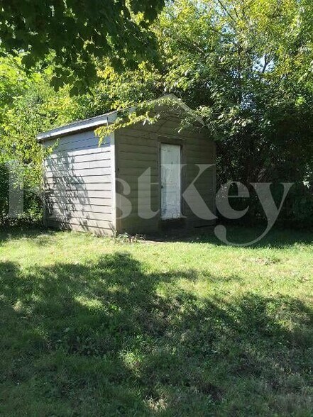 Building Photo - 6039 Penway St