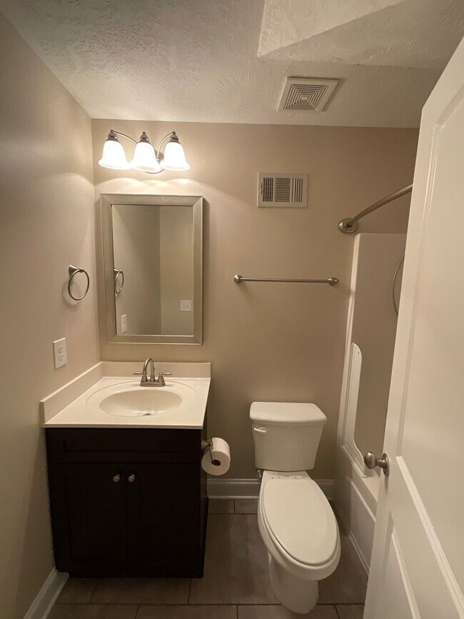 Building Photo - ****Rent Special***** 50% off the first re...