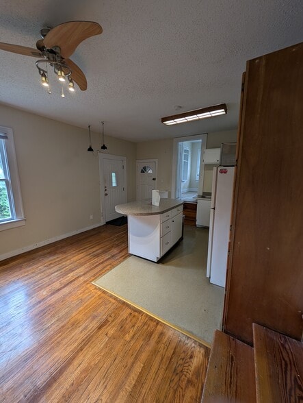 Primary Photo - 3715 Tom Green St