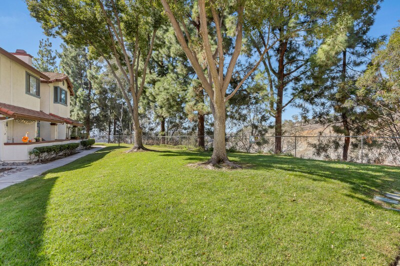 Building Photo - 7962 Mission Vista Dr