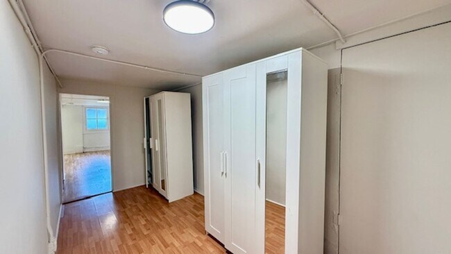 Building Photo - LT14MAIN