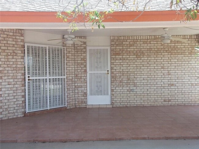 Building Photo - 7680 Dianjou Dr