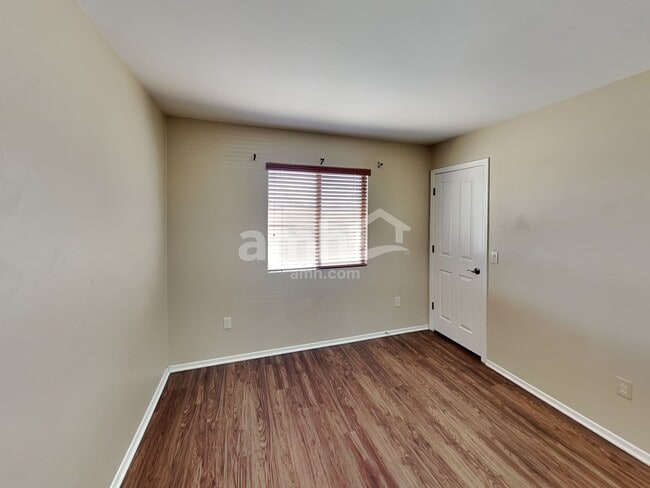 Building Photo - 8530 E Pena Blanca Dr