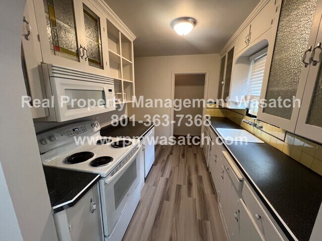 Building Photo - 1105 S 700 E