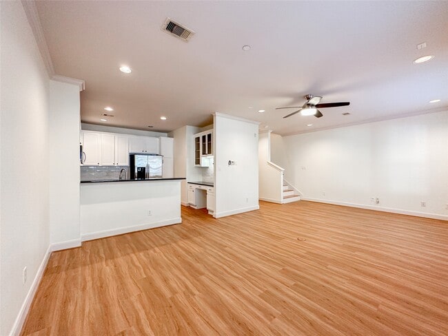 Building Photo - 3001 Murworth Dr