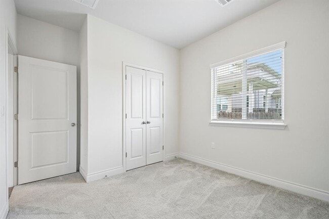 Building Photo - 10213 Forest Grove Dr