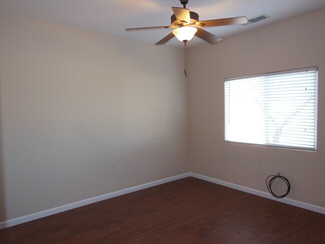 Building Photo - Swamp Cooler, Central AC and Tile Throughout!