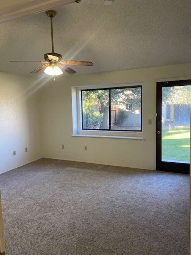 Building Photo - 8808 Gleeson Ct