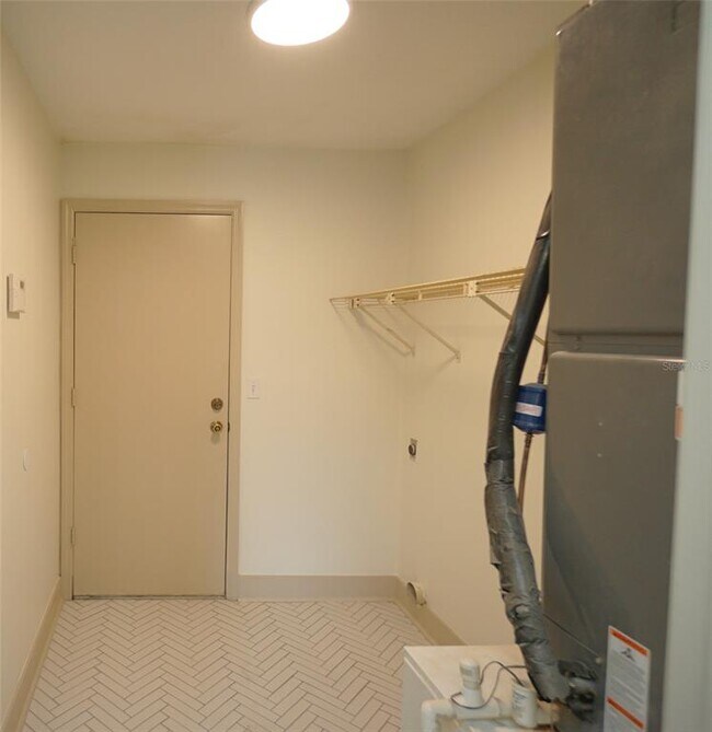 Building Photo - 1714 Staysail Dr
