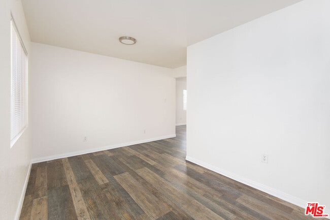 Building Photo - 2134 Cloverdale Ave