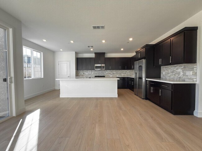 Building Photo - 2848 Dapper St