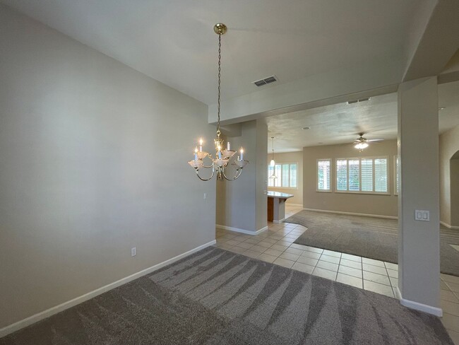 Building Photo - Senior Community for those 55+ Large 2 bedroom, 2 bath with bonus room!  All modern amenities!