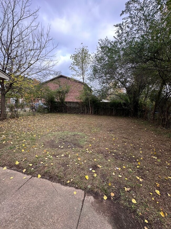 Building Photo - 3772 Hyacinth Dr