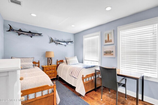 Building Photo - 206 N Lagoon Rd