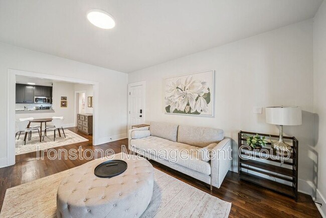 Primary Photo - 1435 S Peoria Ave