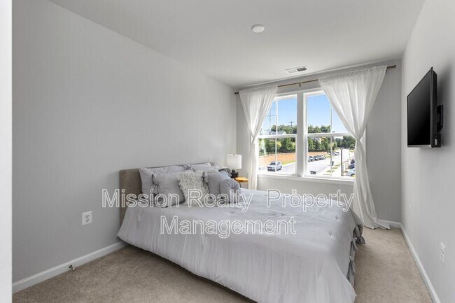 Building Photo - 5535 Wenrich Dr