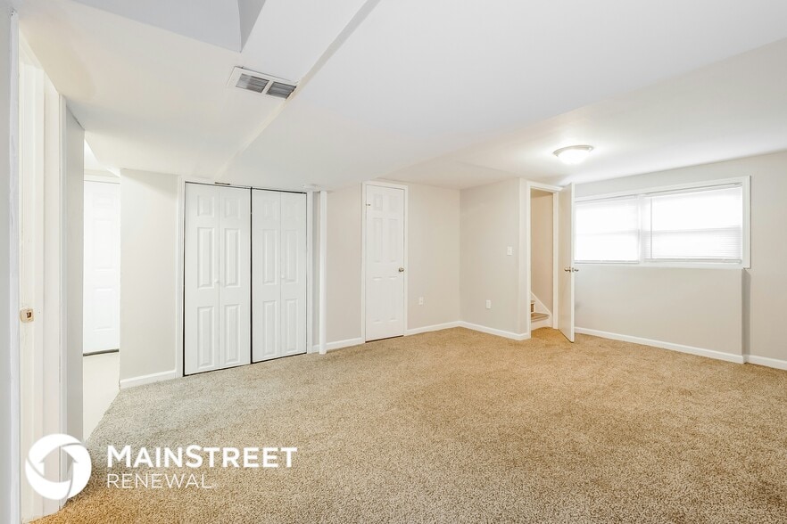 Building Photo - 6302 E 140th Terrace