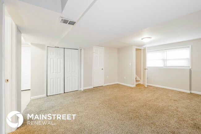 Building Photo - 6302 E 140th Terrace