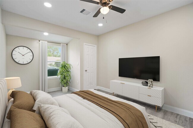 Building Photo - 9409 Fairland Dr