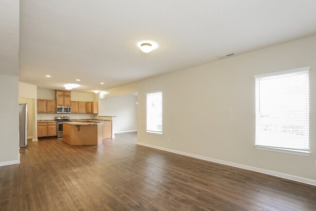 Building Photo - Preleased