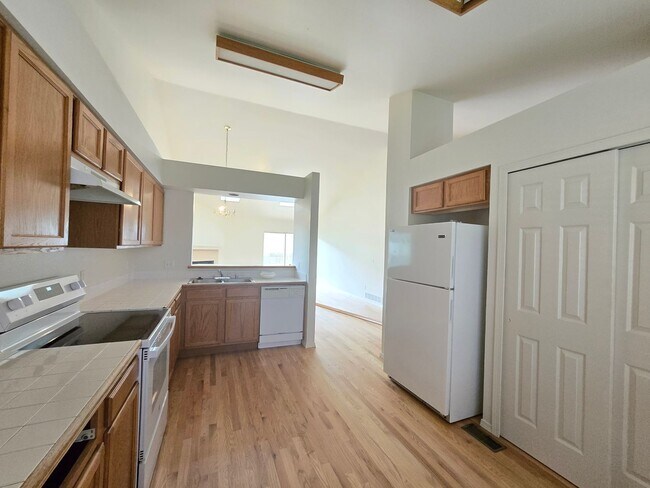 Building Photo - 4 Bedroom Ranch Style Home