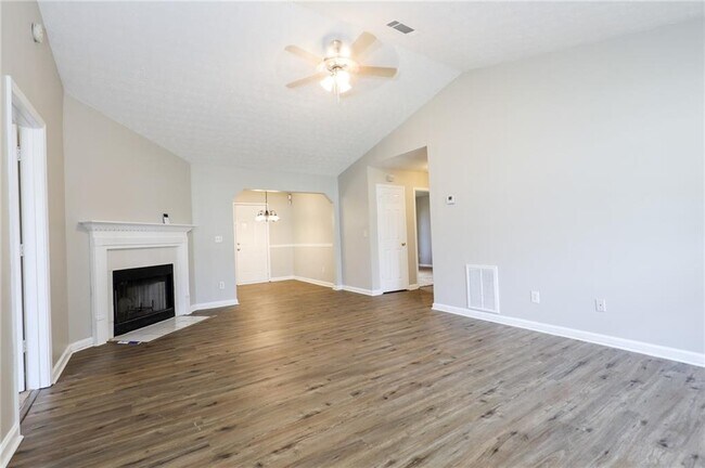 Building Photo - 9402 Highland Ridge
