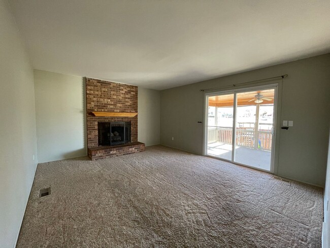 Building Photo - $0 DEPOSIT OPTION. 4BED/2.5BATH IN AURORA'...