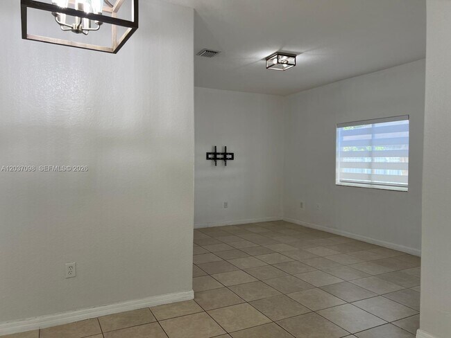 Building Photo - 6101 SW 159th Ct